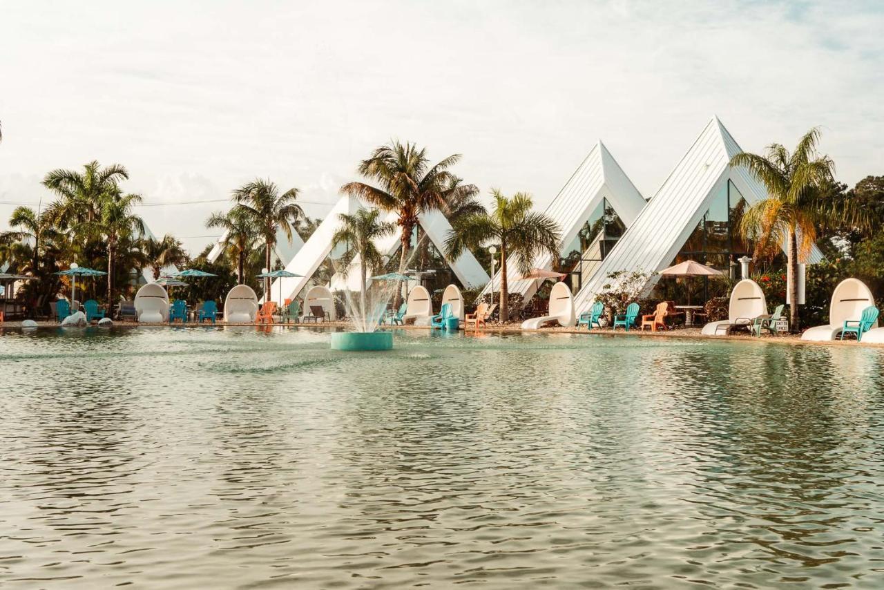 Pyramids In Florida Hotel Estero Exterior photo