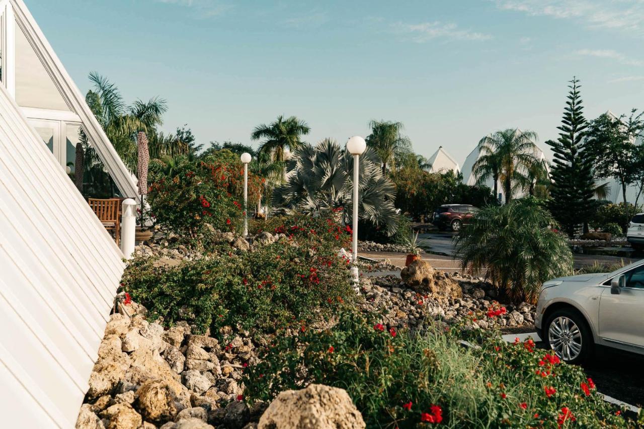 Pyramids In Florida Hotel Estero Exterior photo