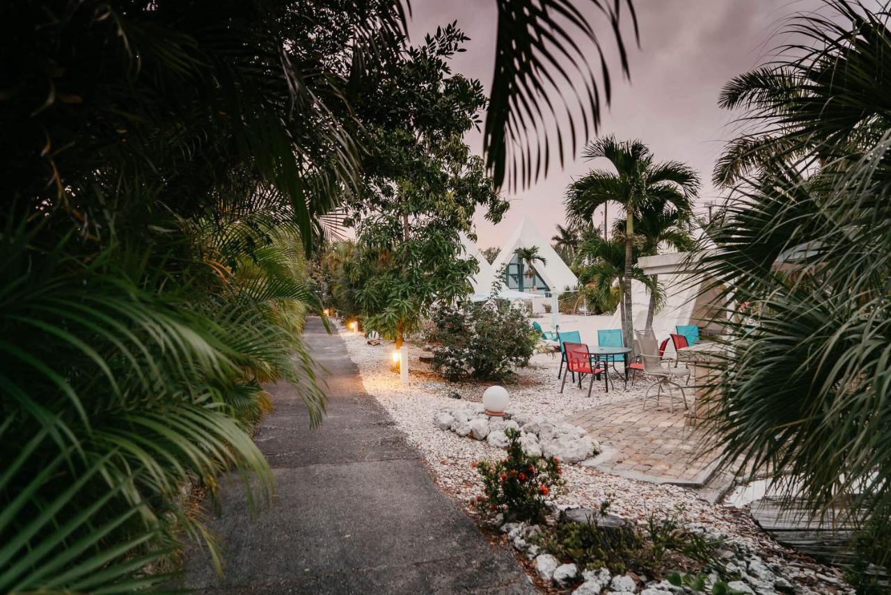 Pyramids In Florida Hotel Estero Exterior photo